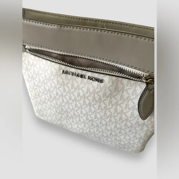Michael Kors Connie Signature Messenger Crossbody Bag White Gray Large Like New